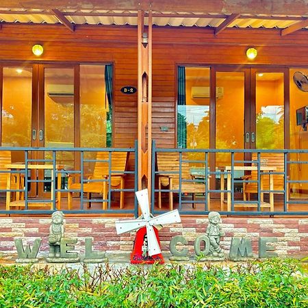 Aow Thai Homestay Ban Hin Dam Exterior photo