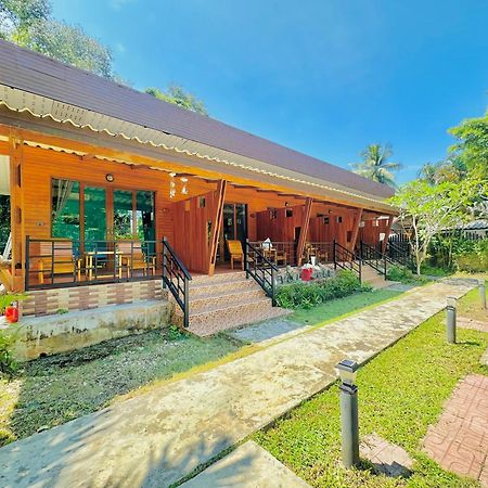 Aow Thai Homestay Ban Hin Dam Exterior photo